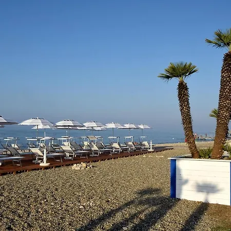 Saint George's House